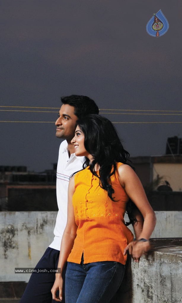 Yeto Vellipoyindi Manasu Movie Stills - 7 / 34 photos