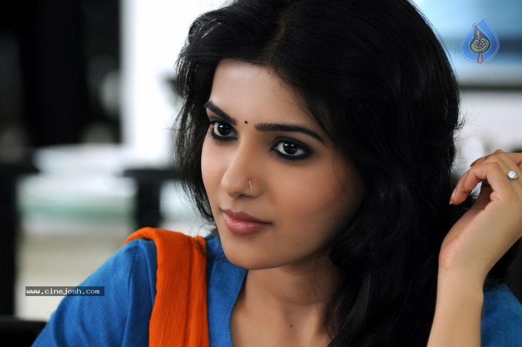 Yeto Vellipoyindi Manasu New Stills - 3 / 36 photos