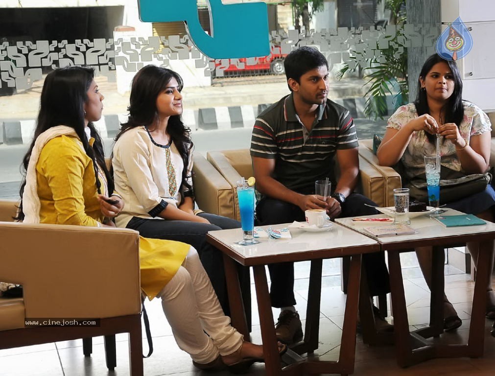 Yeto Vellipoyindi Manasu New Stills - 34 / 36 photos