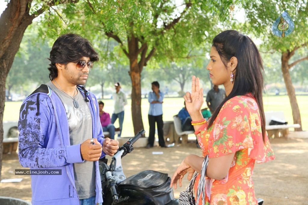 Yevariki Yevaru Movie Stills - 6 / 9 photos