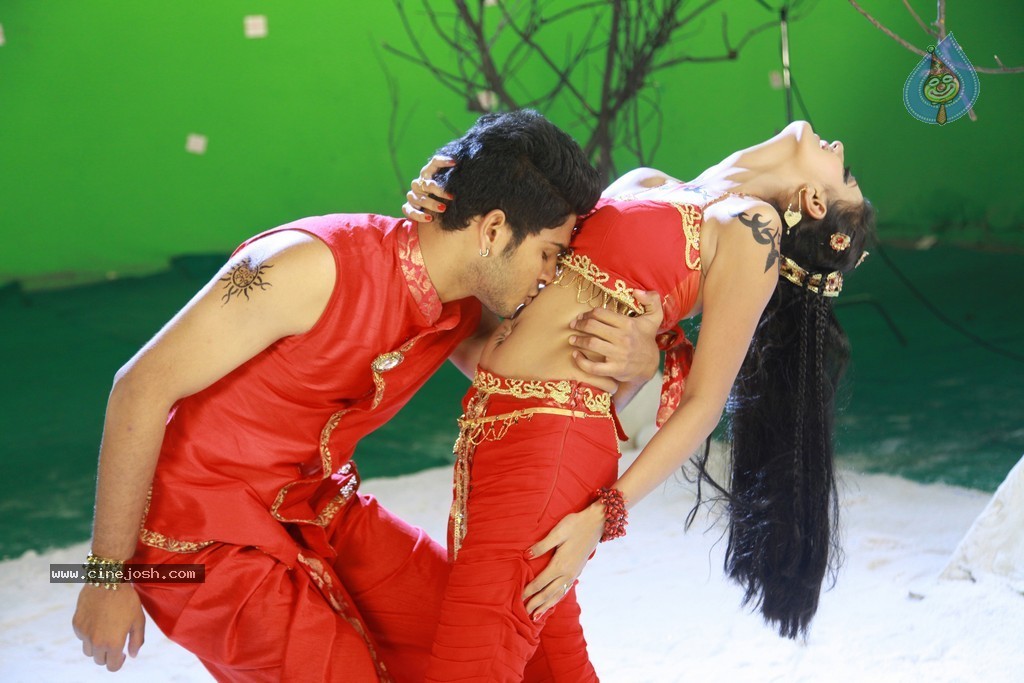 Yevariki Yevaru Movie Stills - 8 / 9 photos