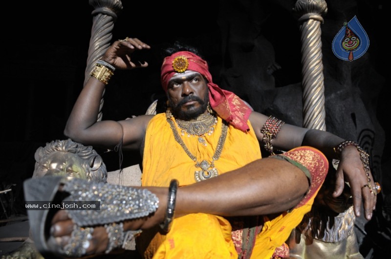 Yuganiki Okkadu Movie Latest Stills - 23 / 35 photos