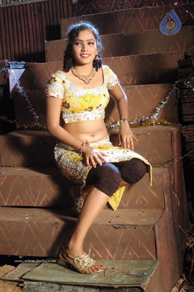 Yuva Nayakudu Movie Stills - 44 / 76 photos