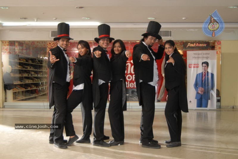 Yuvan Tamil Movie Stills - 22 / 33 photos