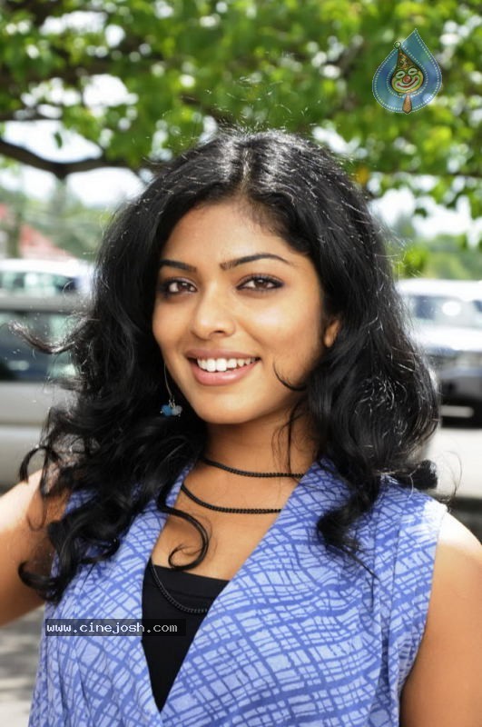 Yuvan Yuvathi Movie New Stills - 43 / 82 photos