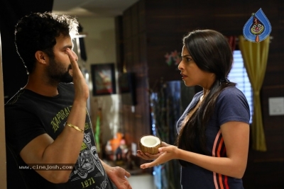 2 Friends Movie Stills And Posters - 4 of 34