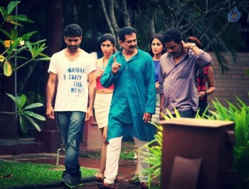 Aata Movie Photos and Posters - 42 of 37
