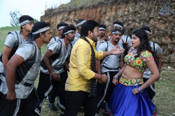 Adra Machan Visilu Tamil Film Photos - 19 of 41