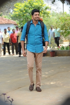 Allari Naresh Meda Meeda Abbayi Movie Photos - 5 of 13