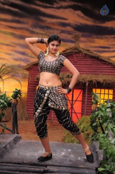 Anaganaga Oka Chitram New Photos - 3 of 8