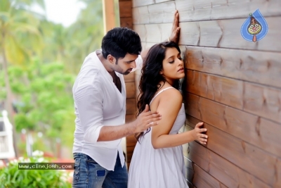 Anthaku Minchi Movie Stills - 3 of 10