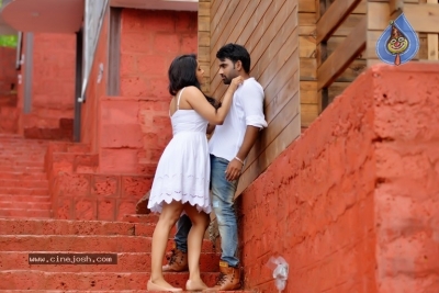 Anthaku Minchi Movie Stills - 4 of 10