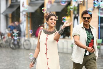 Babu Bangaram Movie Gallery - 28 of 31