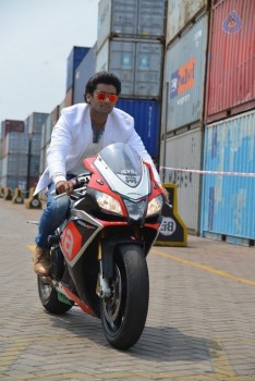 Chal Chal Gurram Movie Stills - 29 of 25