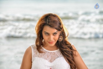 Chal Chal Gurram Movie Stills - 37 of 25