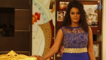 Chinni Chinni Ashalu Nalo Regene Photos and Posters - 10 of 21