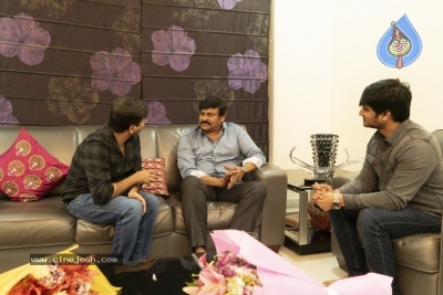 Chiranjeevi With Arjun Suravaram Team  - 7 of 9