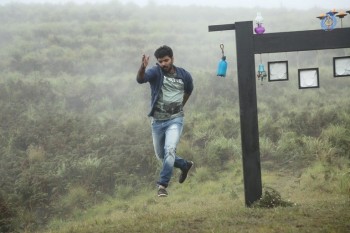Enakku Vaaitha Adimaigal Tamil Film Photos - 15 of 29