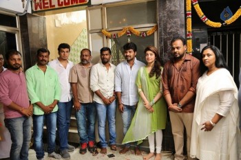 Enakku Vaaitha Adimaigal Tamil Film Photos - 28 of 29