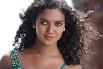 Ennul Aayiram Tamil Film Photos - 24 of 35