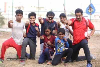 Ezhumin Movie Stills - 3 of 9