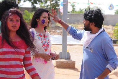 Iddari Madhya 18 Movie Photos and Posters - 11 of 31