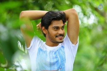 Iddari Madhya 18 Movie Stills - 22 of 46