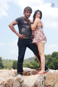 Ilamai Oonjal Tamil Film Photos - 16 of 34