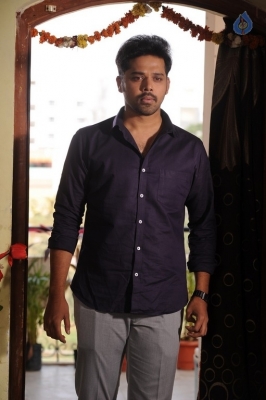 Inthalo Ennenni Vinthalo Movie Photos - 25 of 39