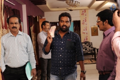 Inthalo Ennenni Vinthalo Movie Photos - 33 of 39