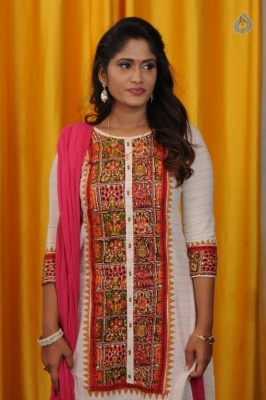 Inthalo Ennenni Vinthalo Movie Photos - 34 of 39