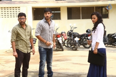 Ivan Thanthiran Tamil Movie Stills - 15 of 31