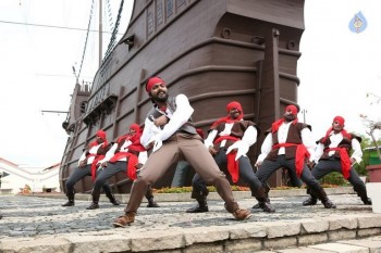 Kadavul Irukaan Kumaru Tamil Movie Photos - 11 of 18