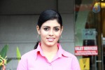 Kan Pesum Varthaigal Tamil Movie Stills - 42 of 43