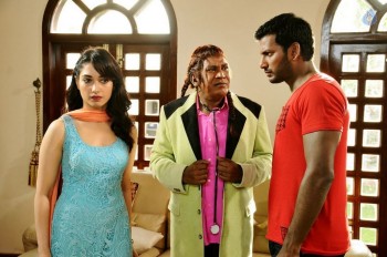 Kaththi Sandai Tamil Movie Photos - 18 of 19