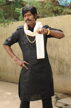 Kaththi Sandai Tamil Movie Pics - 16 of 35