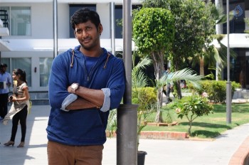 Kaththi Sandai Tamil Movie Pics - 30 of 35