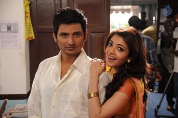 Kavalai Vendam Tamil Film Posters and Photos - 22 of 27