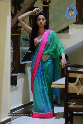 Kutumba Katha Chitram Working Stills - 26 of 63