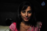 Maanathi Mayam Seithai Tamil Movie Stills n Walls - 28 of 50