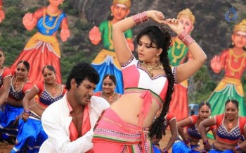 Mada Gaja Raja Tamil Film Photos - 5 of 13