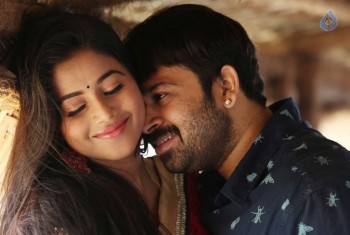 Manal Kayiru 2 Tamil Film Photos - 12 of 27