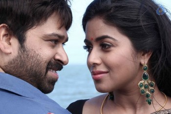 Manal Kayiru 2 Tamil Film Photos - 20 of 27