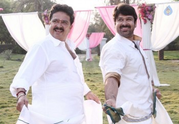 Manal Kayiru 2 Tamil Film Photos - 22 of 27