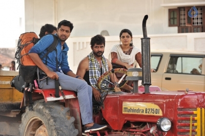 Meda Meeda Abbayi Movie New Stills - 2 of 5