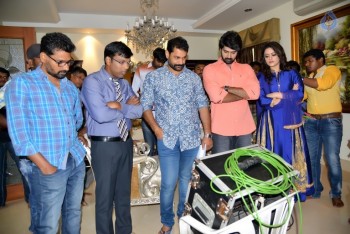 Meelo Evaru Koteswarudu Working Photos - 25 of 25