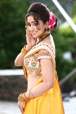 Musskan Sethi and Kyra Dutt Stills in Paiasa Vasool Movie - 13 of 15