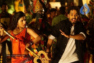 Naan Sirithaal Tamil Movie Stills - 1 of 4