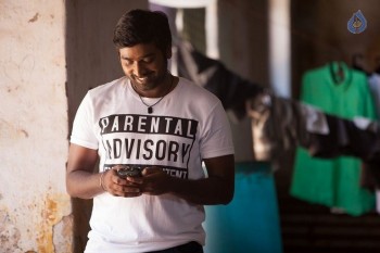 Naanum Rowdydhaan Movie Photos - 14 of 14