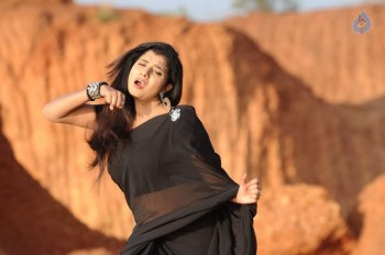 Nee Enna Maayam Seithai Tamil Film Photos - 3 of 38